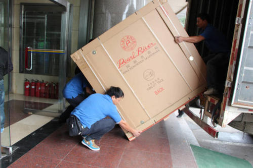 三乡镇钢琴贵重工艺品无忧运